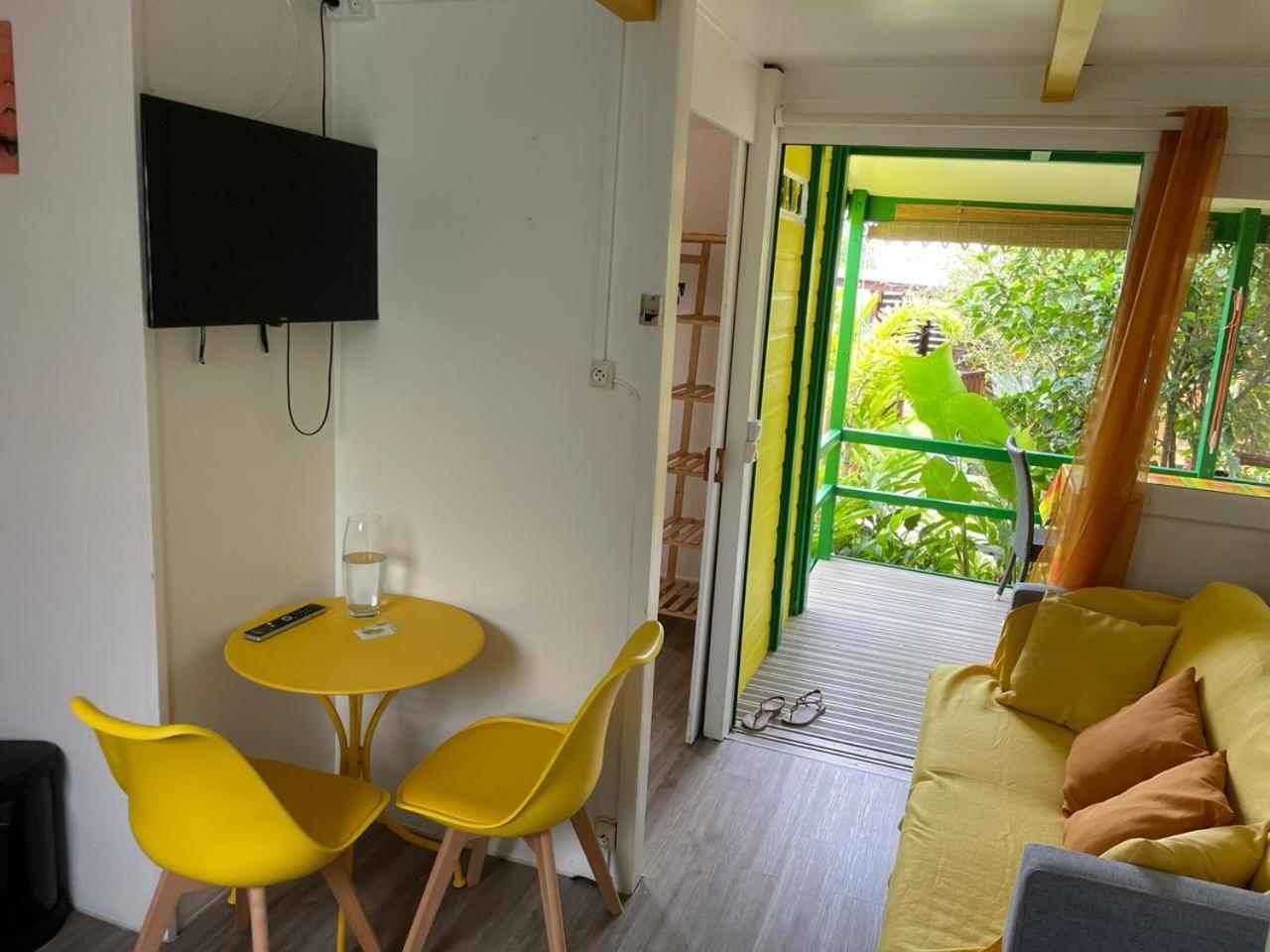 Villa Au Coeur Du Papillon Piscine Collective En Famille Goyave Habitación foto